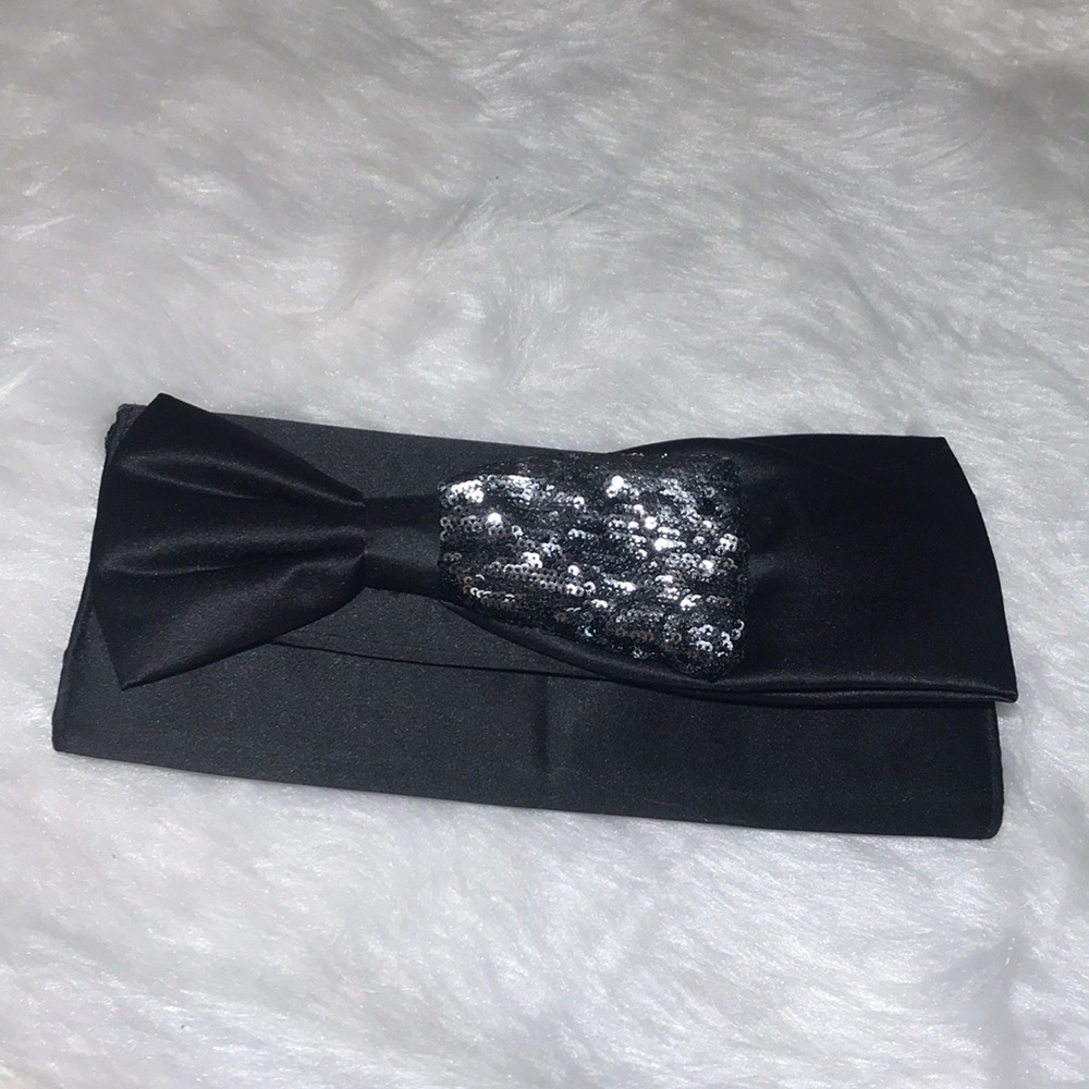 La Regale satin clutch